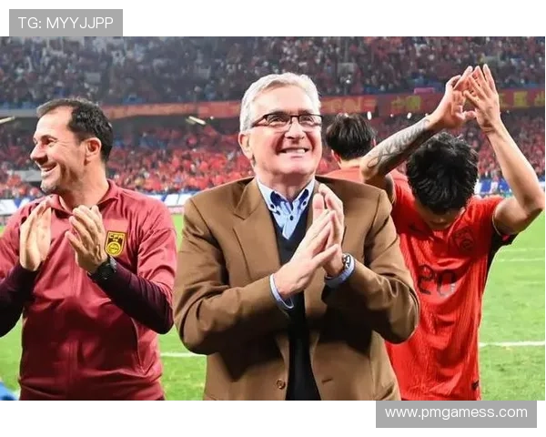 权威媒体点评国足引争议足协措手不及球迷吐槽声不断升级持续发酵