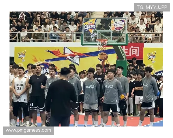 徐通与孙鹏单挑热身比拼全面展示各自独特球风你更青睐谁的打法风格 徐通与孙鹏单挑热身比拼全面展示各自独特球风你更青睐谁的打法风格